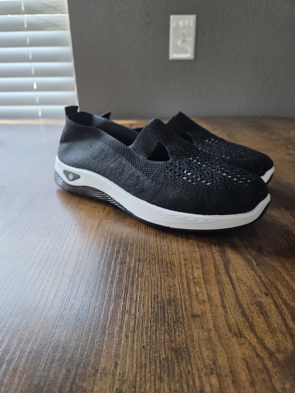 Womens Slip-On Knit Walking Shoes - Black UK Size 43 US 11.5 - Picture 2 of 6
